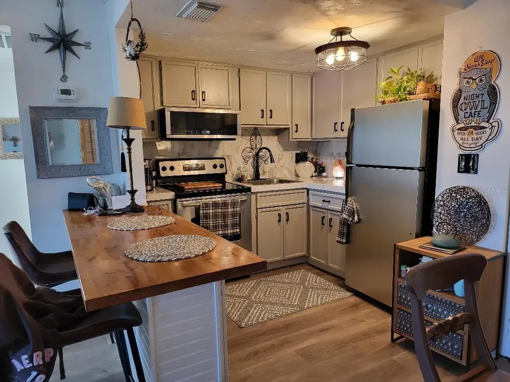 574 Orange Drive Altamonte Springs FL 32701