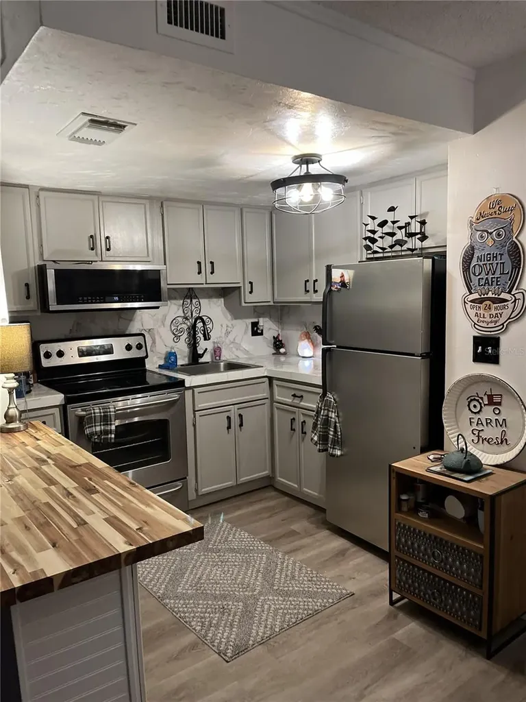 574 Orange Drive Altamonte Springs FL 32701