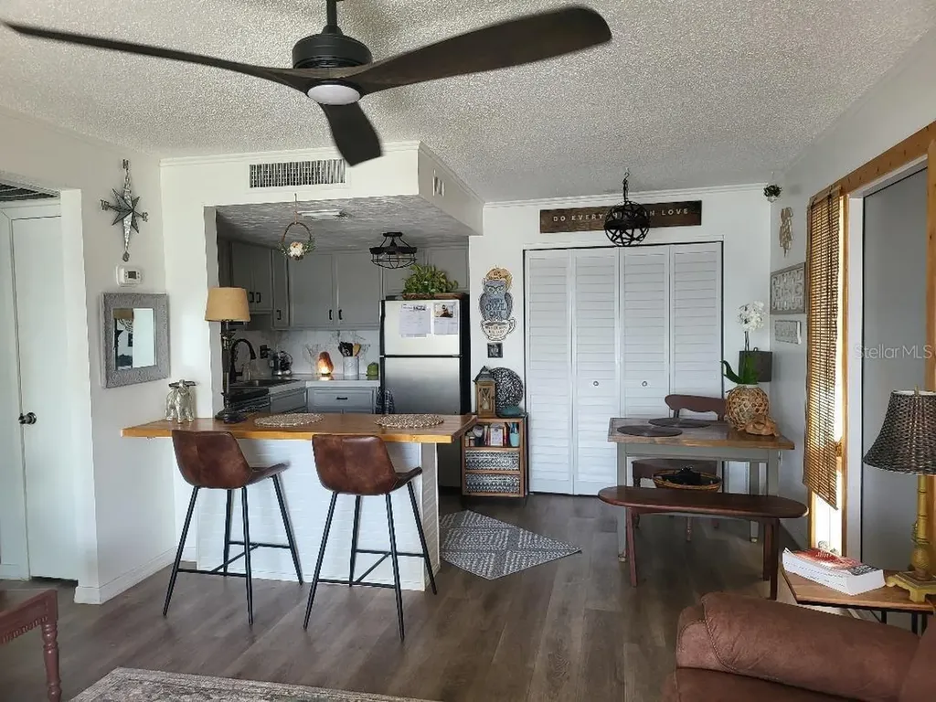 574 Orange Drive Altamonte Springs FL 32701