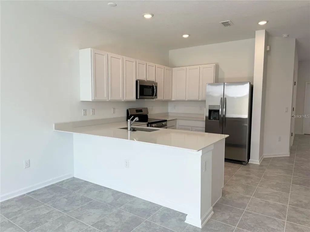 2452 Skyline Loop Kissimmee FL 34758