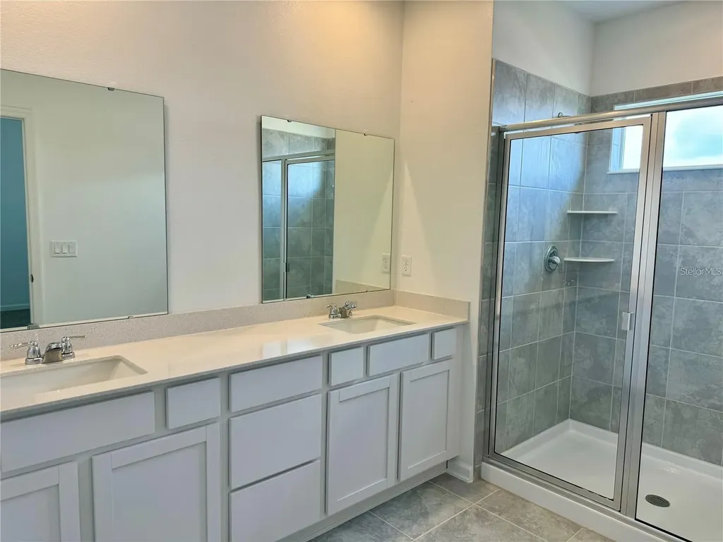 2452 Skyline Loop Kissimmee FL 34758