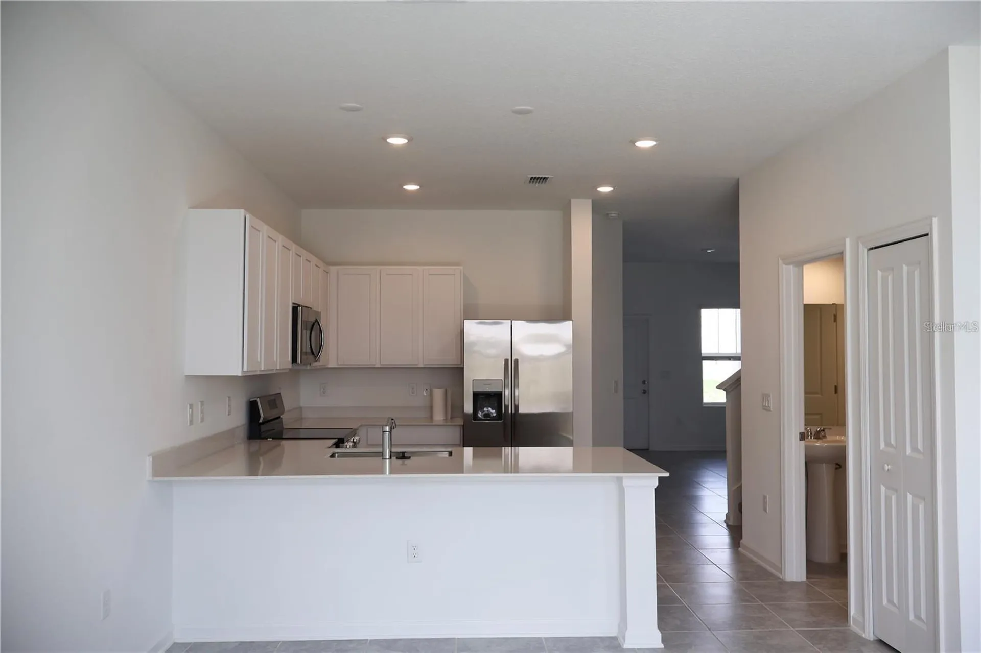 2452 Skyline Loop Kissimmee FL 34758