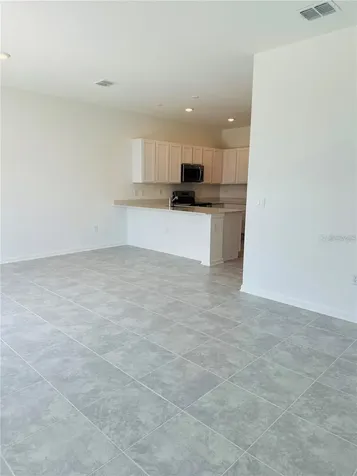 2452 Skyline Loop Kissimmee FL 34758