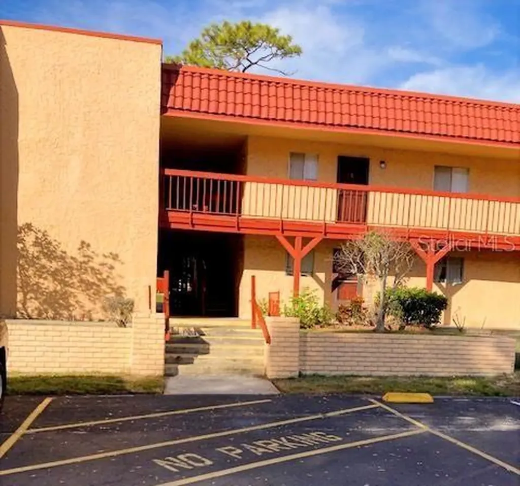 2804 N Powers Drive Orlando FL 32818