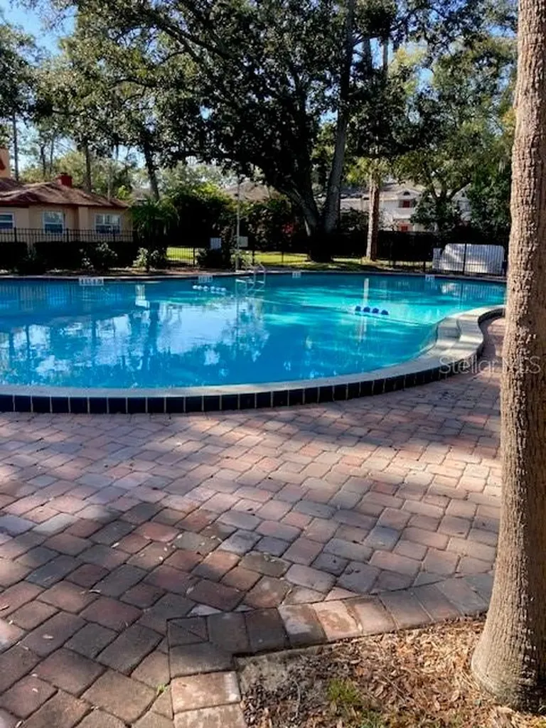2804 N Powers Drive Orlando FL 32818