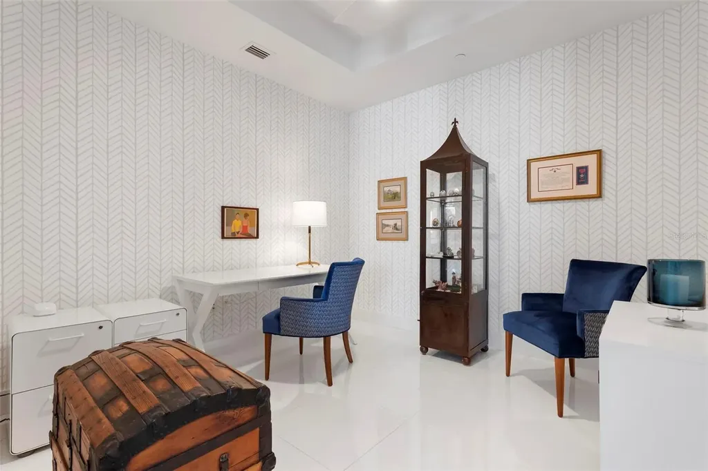 111 S Pineapple Avenue Sarasota FL 34236