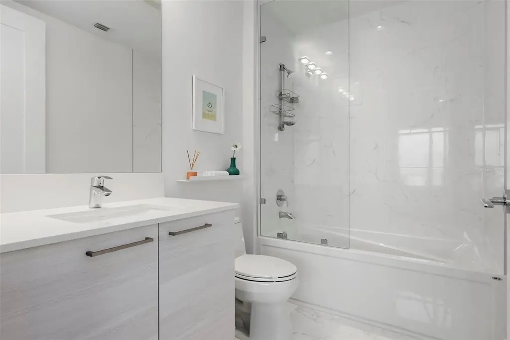 111 S Pineapple Avenue Sarasota FL 34236