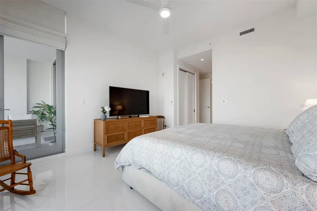 111 S Pineapple Avenue Sarasota FL 34236