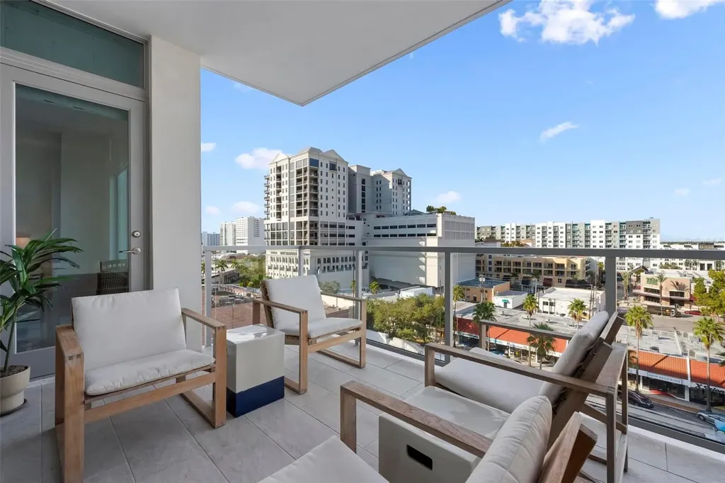 111 S Pineapple Avenue Sarasota FL 34236