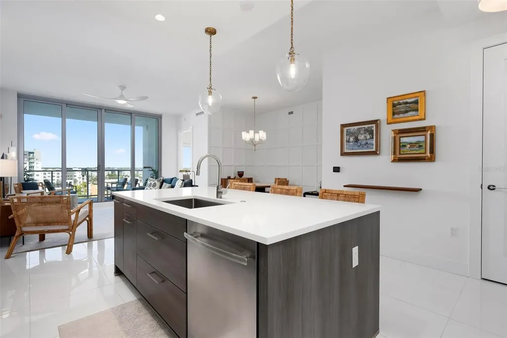 111 S Pineapple Avenue Sarasota FL 34236