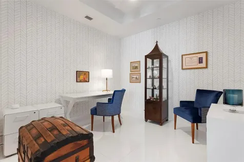 111 S Pineapple Avenue Sarasota FL 34236