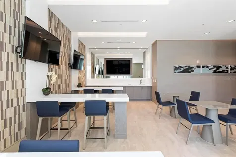 111 S Pineapple Avenue Sarasota FL 34236