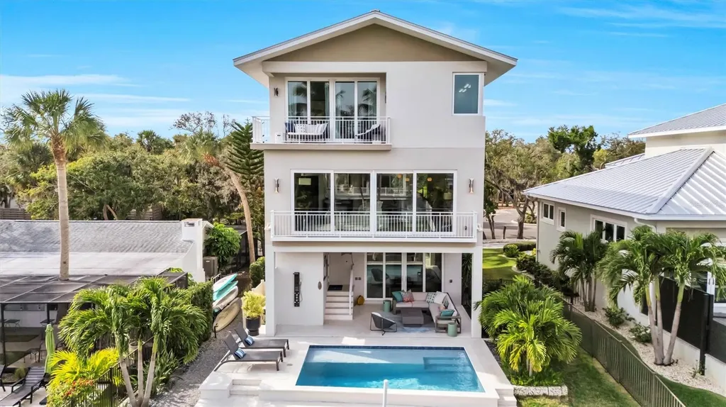4881 Oxford Drive Siesta Key FL 34242