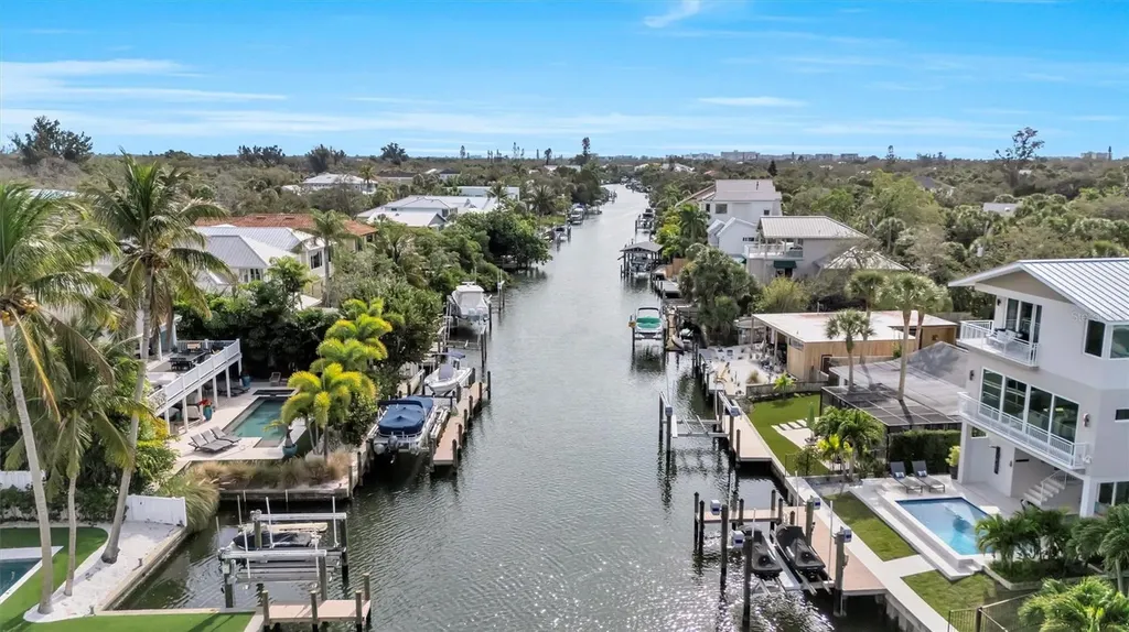 4881 Oxford Drive Siesta Key FL 34242