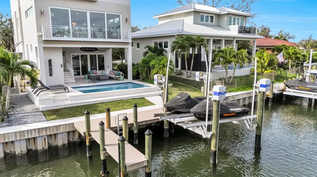 4881 Oxford Drive Siesta Key FL 34242