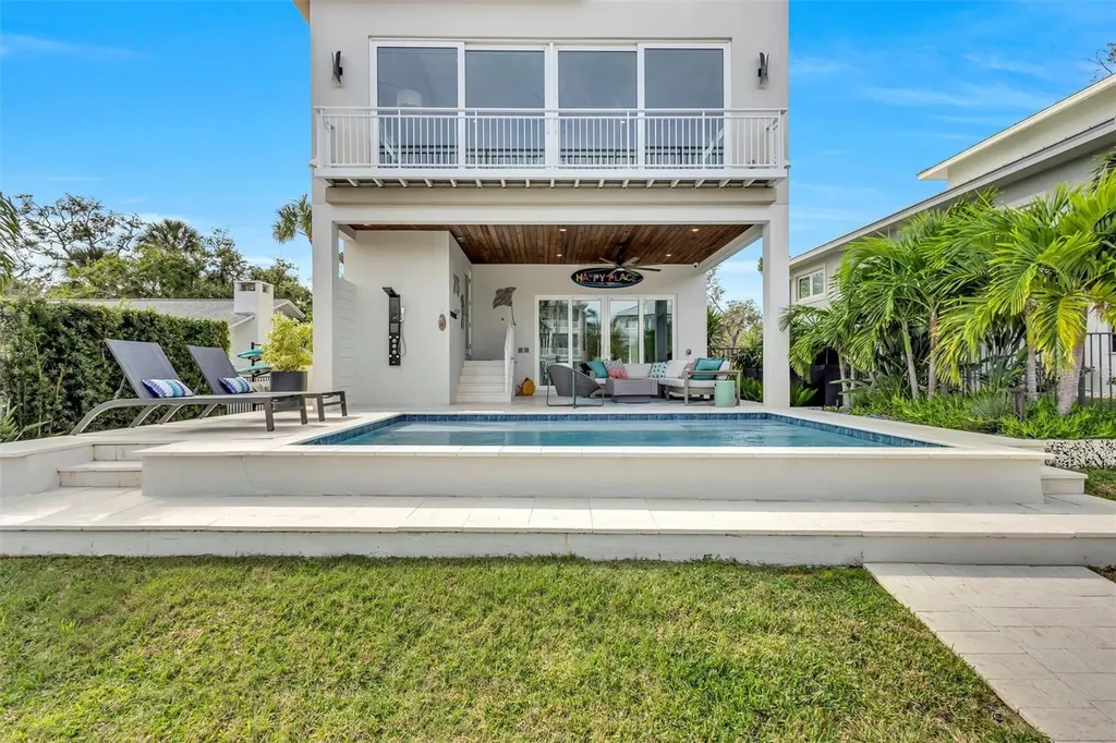 4881 Oxford Drive Siesta Key FL 34242