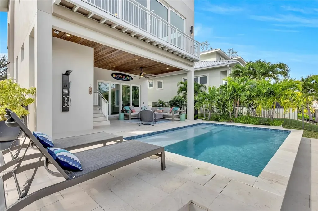 4881 Oxford Drive Siesta Key FL 34242