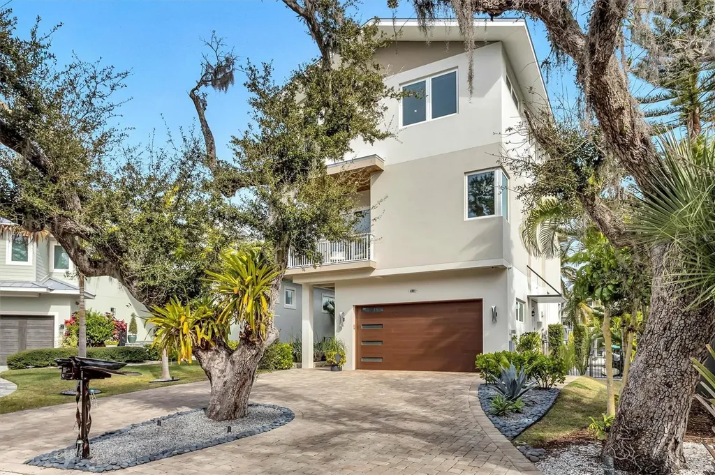 4881 Oxford Drive Siesta Key FL 34242