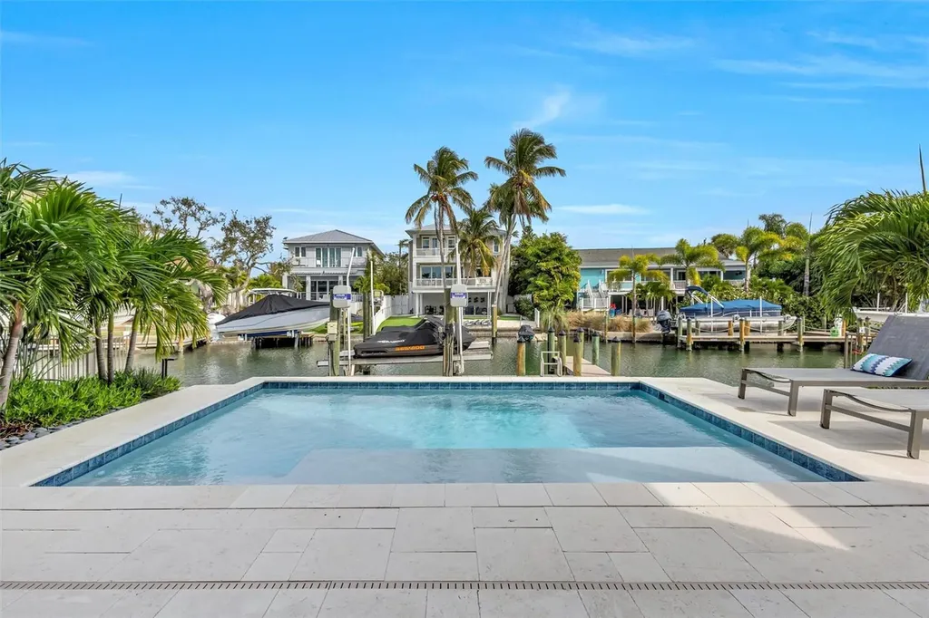 4881 Oxford Drive Siesta Key FL 34242
