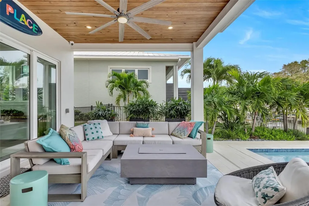 4881 Oxford Drive Siesta Key FL 34242