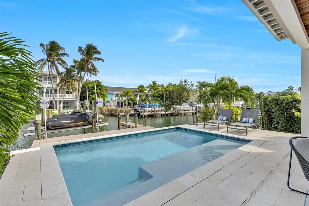 4881 Oxford Drive Siesta Key FL 34242