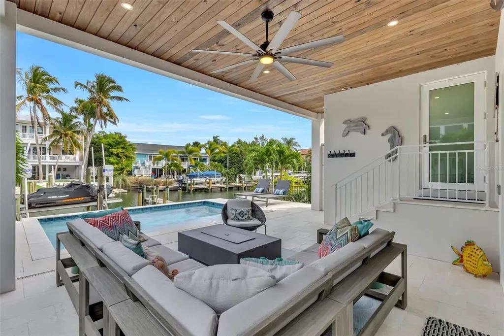 4881 Oxford Drive Siesta Key FL 34242