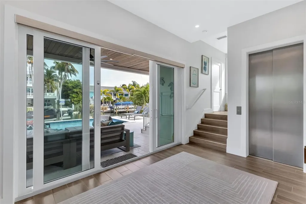 4881 Oxford Drive Siesta Key FL 34242