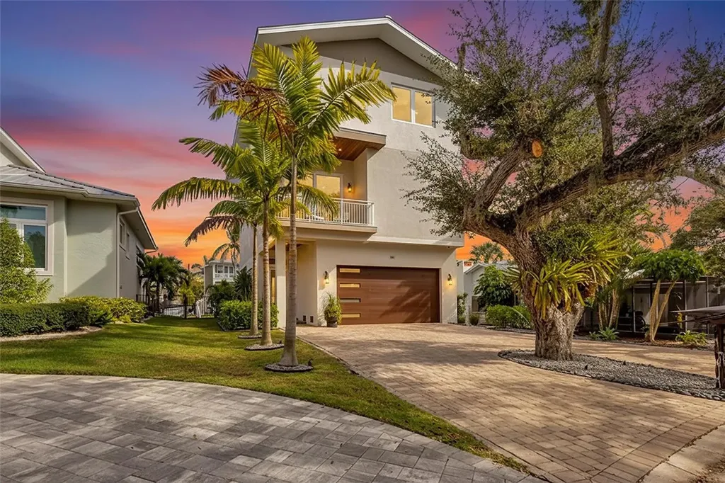 4881 Oxford Drive Siesta Key FL 34242