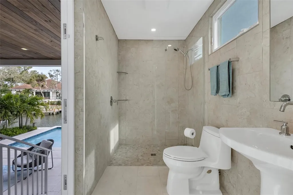4881 Oxford Drive Siesta Key FL 34242