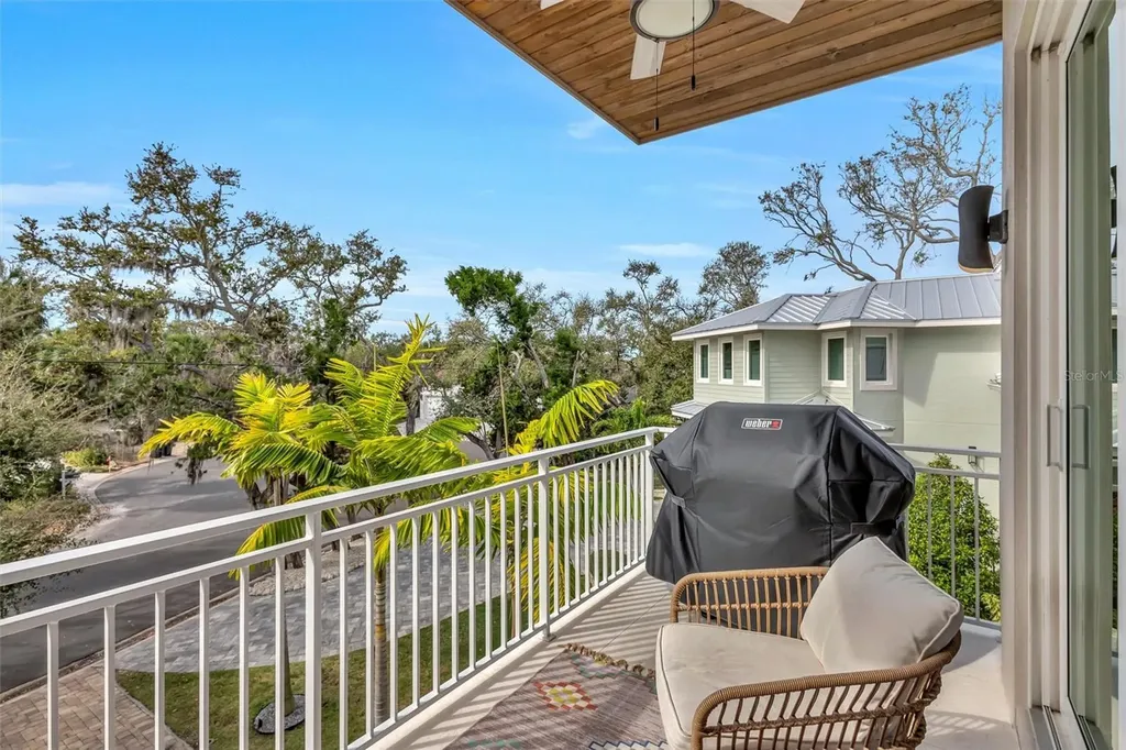 4881 Oxford Drive Siesta Key FL 34242
