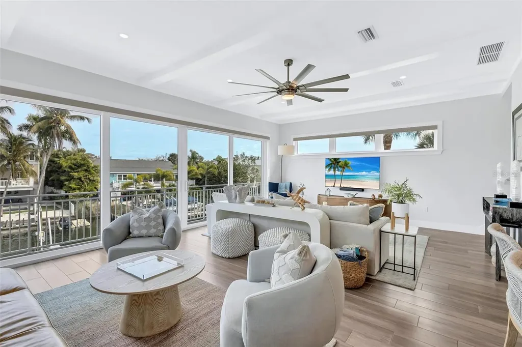 4881 Oxford Drive Siesta Key FL 34242