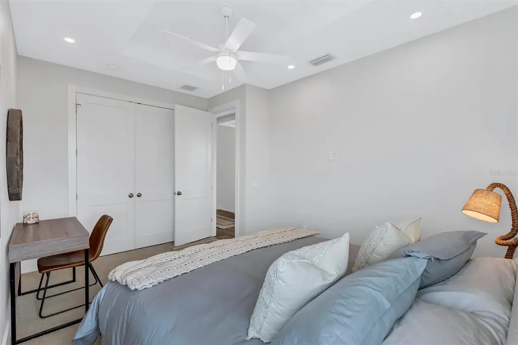 4881 Oxford Drive Siesta Key FL 34242