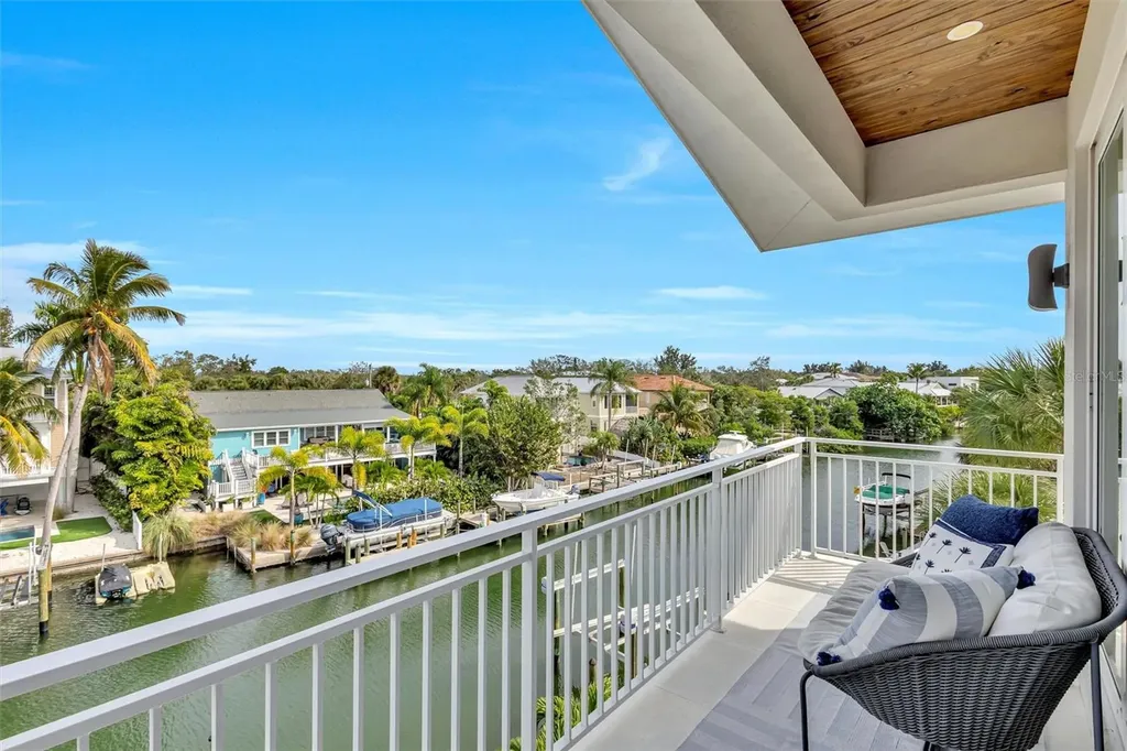 4881 Oxford Drive Siesta Key FL 34242