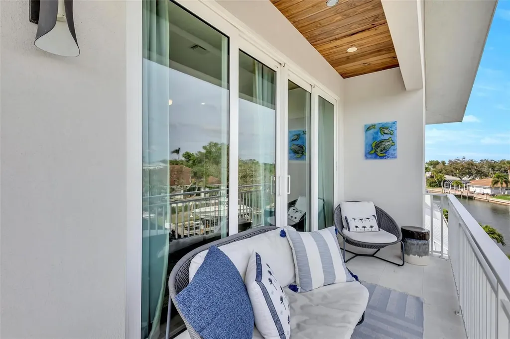 4881 Oxford Drive Siesta Key FL 34242
