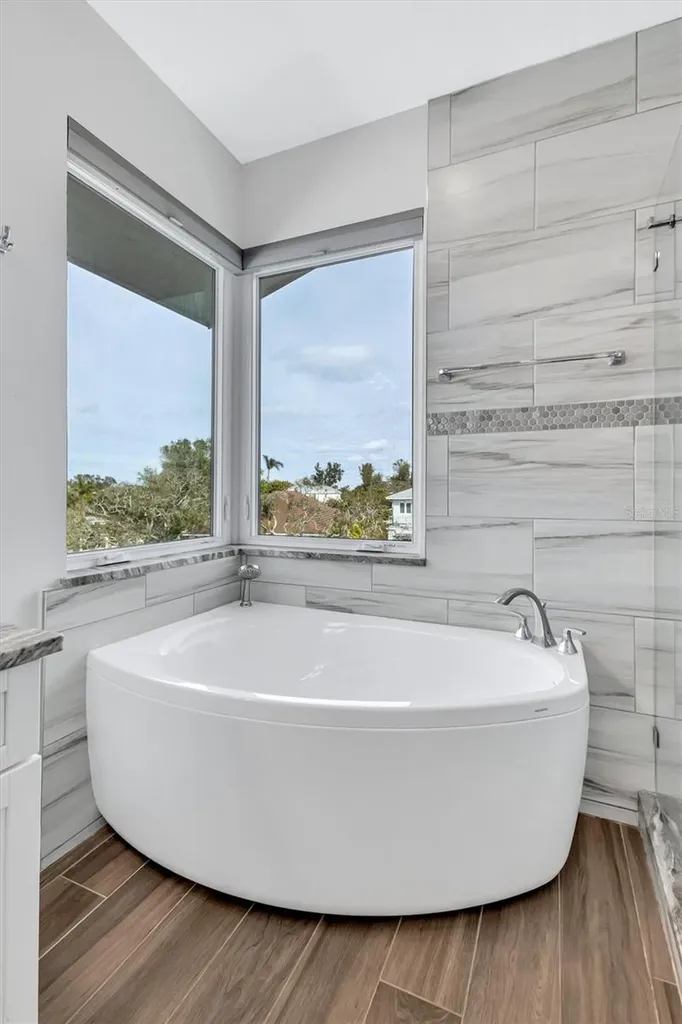 4881 Oxford Drive Siesta Key FL 34242