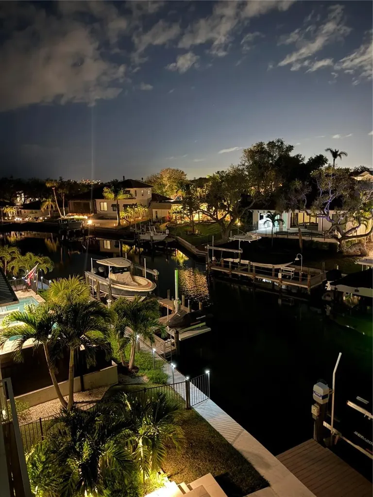 4881 Oxford Drive Siesta Key FL 34242