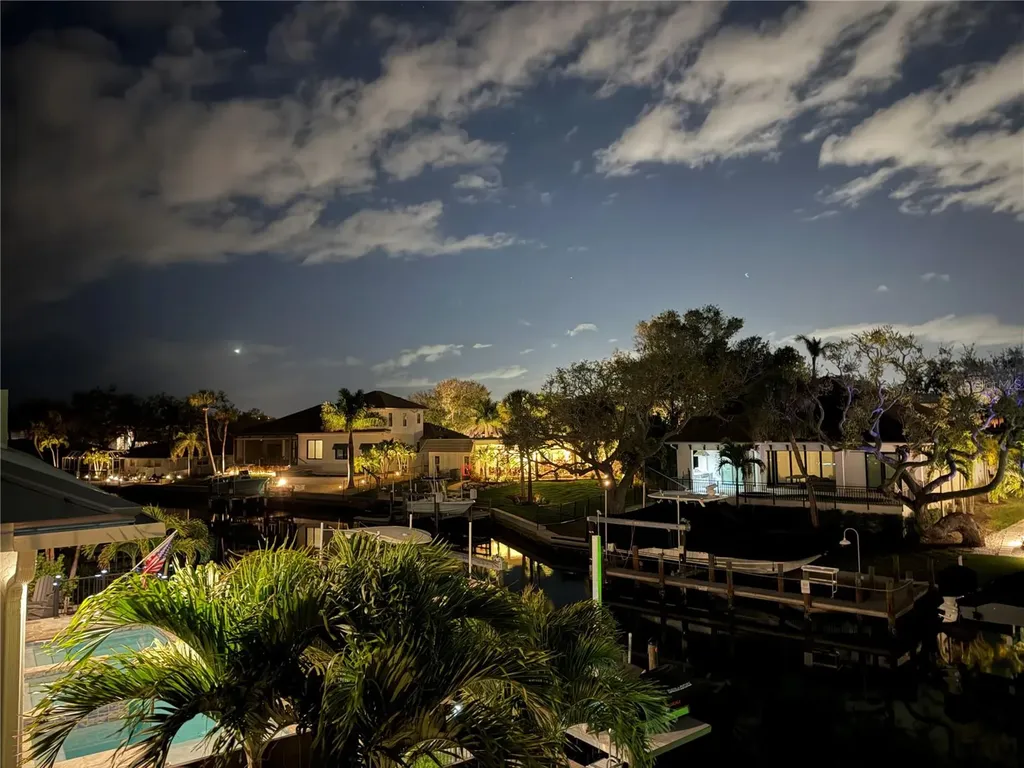 4881 Oxford Drive Siesta Key FL 34242