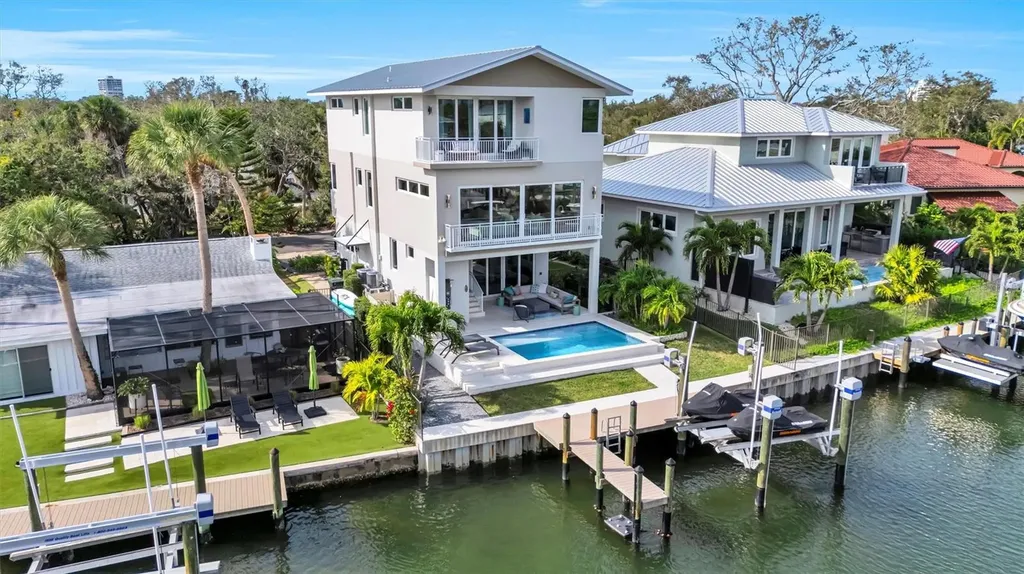 4881 Oxford Drive Siesta Key FL 34242