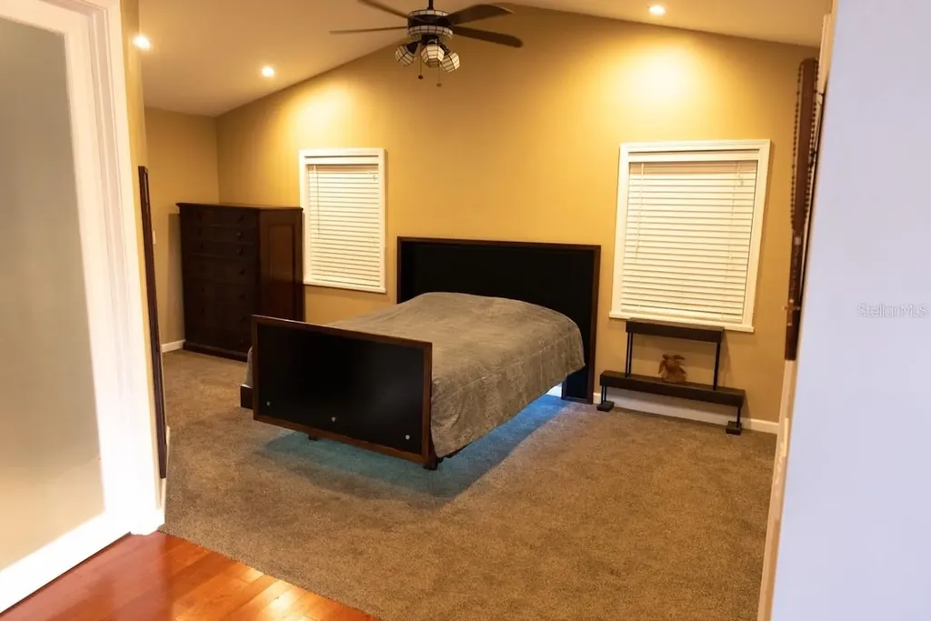 544 Farnum Drive Tarpon Springs FL 34689