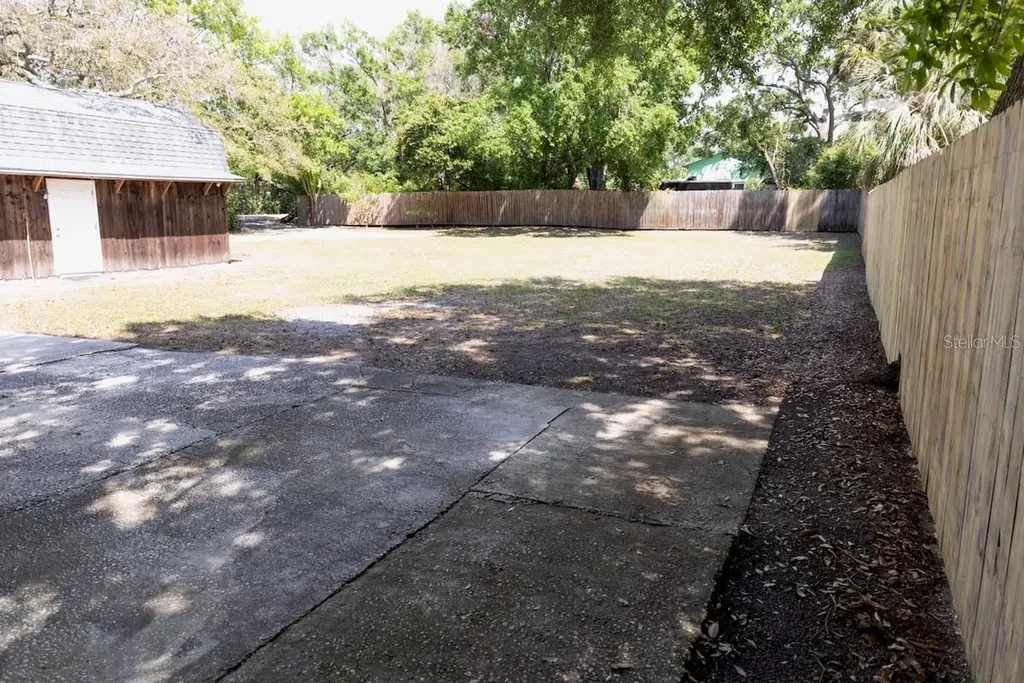 544 Farnum Drive Tarpon Springs FL 34689