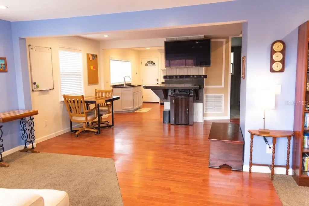 544 Farnum Drive Tarpon Springs FL 34689