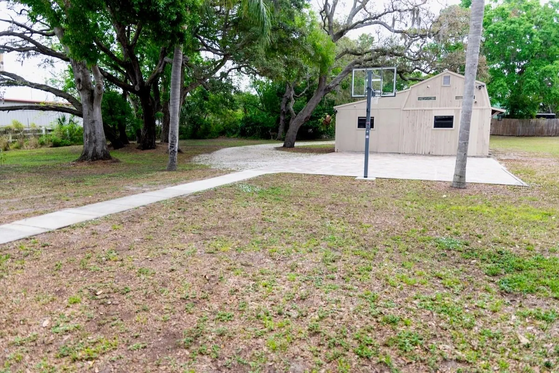 544 Farnum Drive Tarpon Springs FL 34689