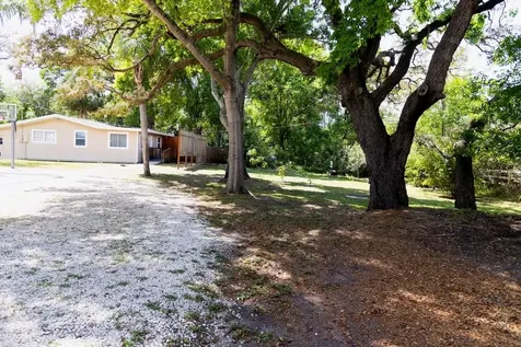 544 Farnum Drive Tarpon Springs FL 34689