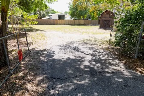 544 Farnum Drive Tarpon Springs FL 34689