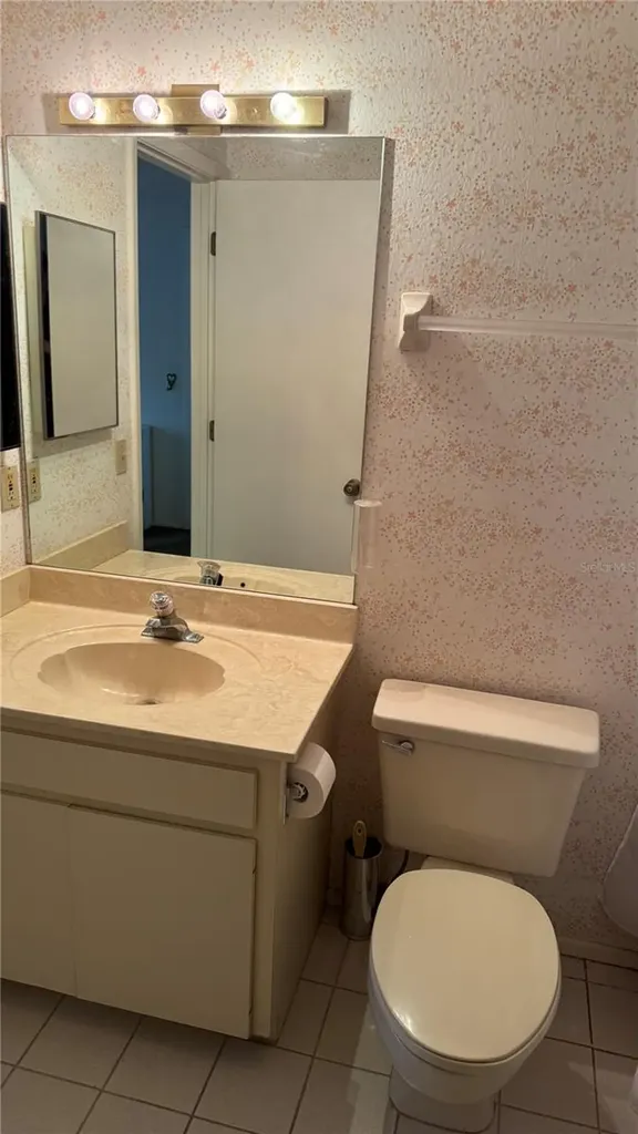 4640 Weybridge Sarasota FL 34235