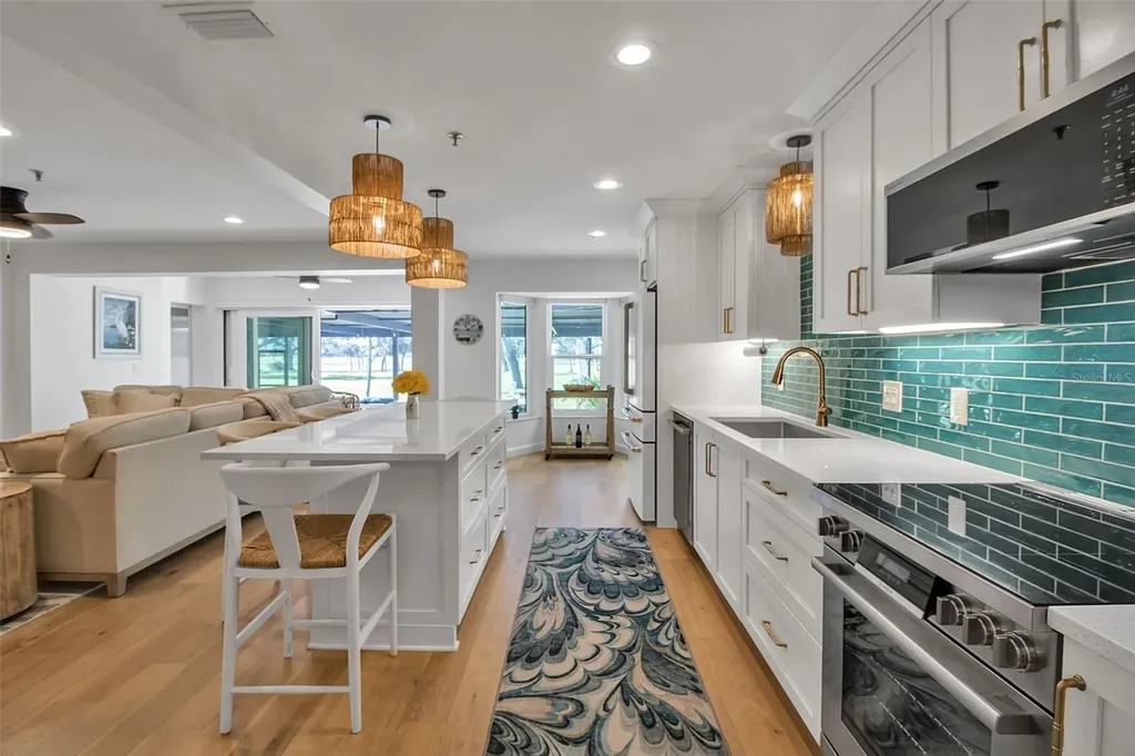 2123 Harbourside Drive Longboat Key FL 34228