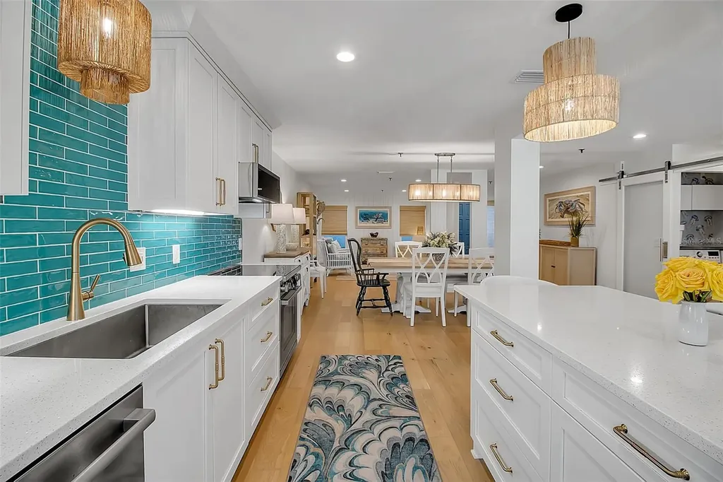 2123 Harbourside Drive Longboat Key FL 34228
