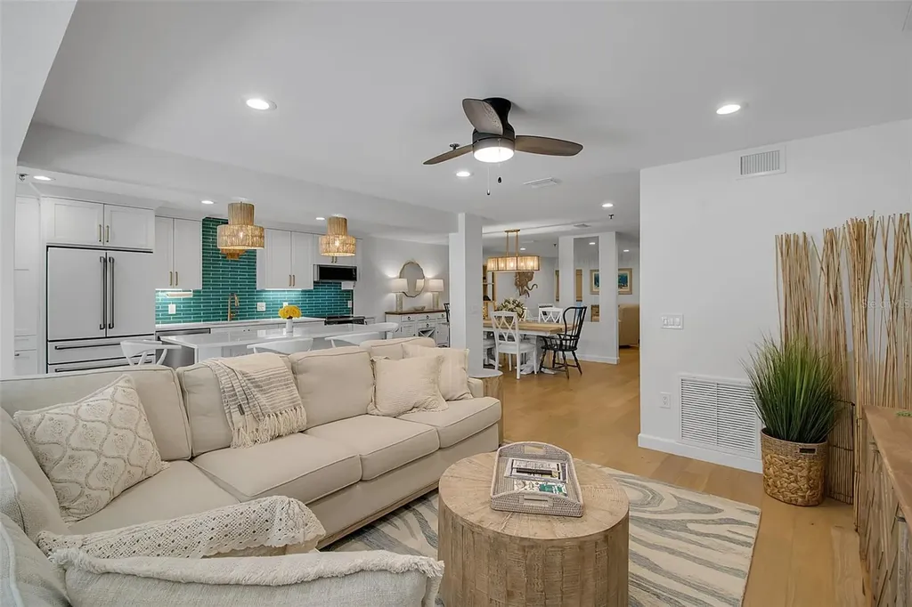 2123 Harbourside Drive Longboat Key FL 34228
