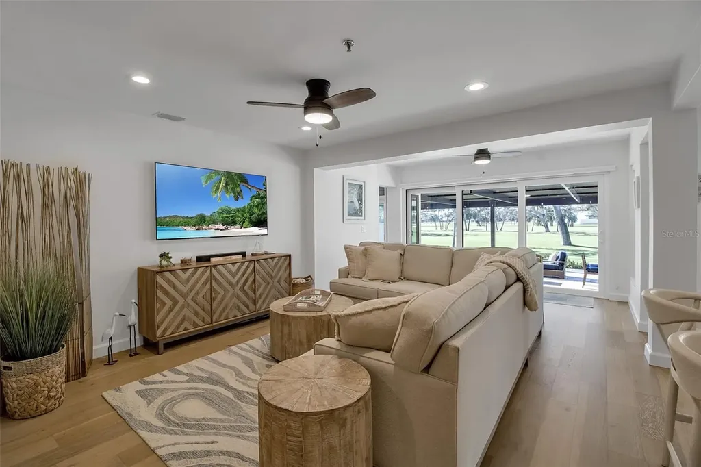2123 Harbourside Drive Longboat Key FL 34228
