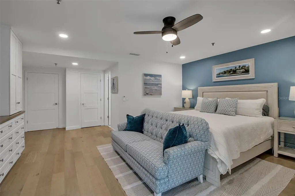 2123 Harbourside Drive Longboat Key FL 34228